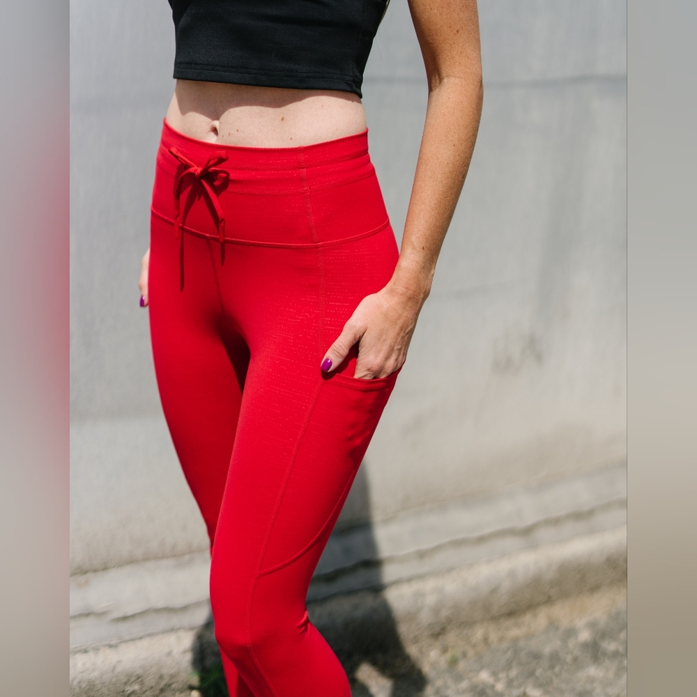 Zyia Red pocket Lux Leggings 7/8 size 4